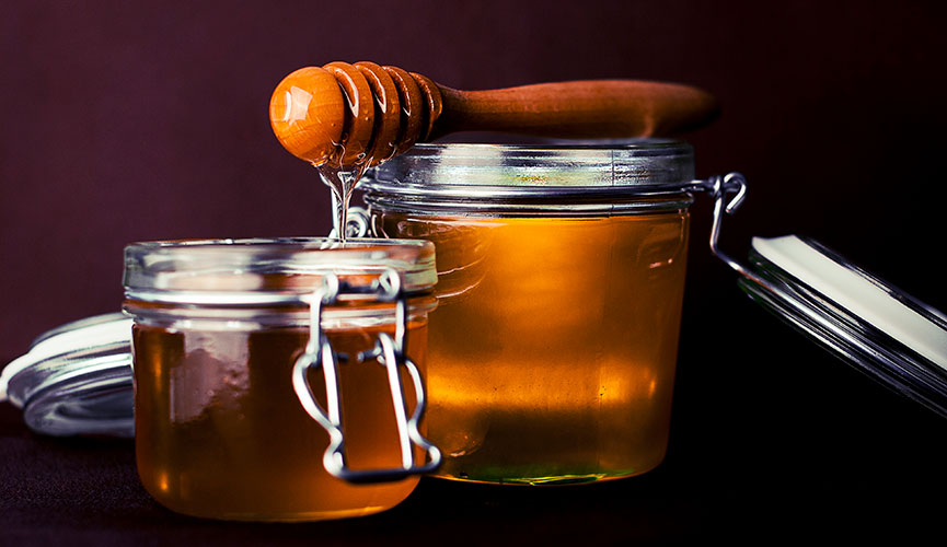 Clean Beauty kitchen remedies - honey